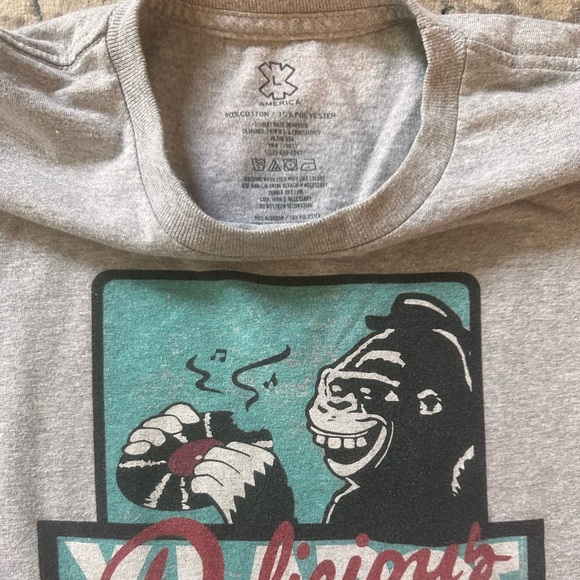 Delicious Vinyl Record Label T-shirt! Size Large - Picture 5 of 8